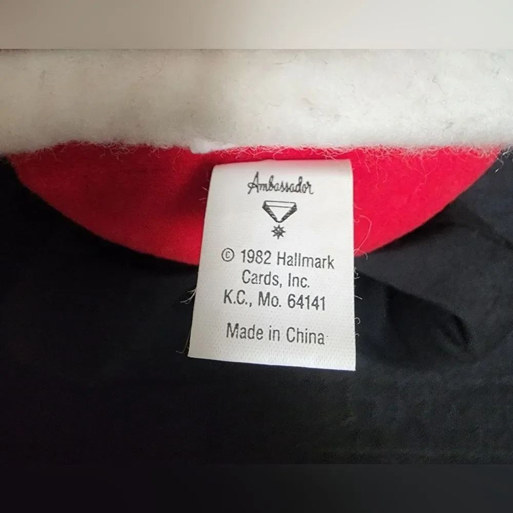 1982 Hallmark Santa Claus Felt Plush with Bean Bag Bottom & Legs